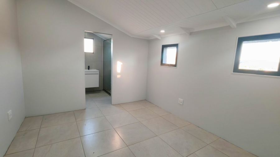 5 Bedroom Property for Sale in Fraaiuitsig Western Cape